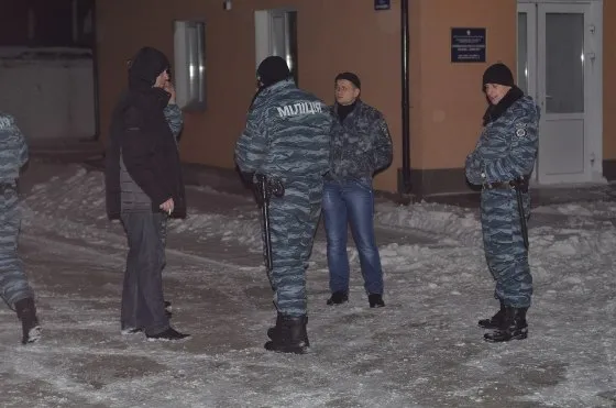 У Рівному активісти заблокували "Беркут" — фото 3