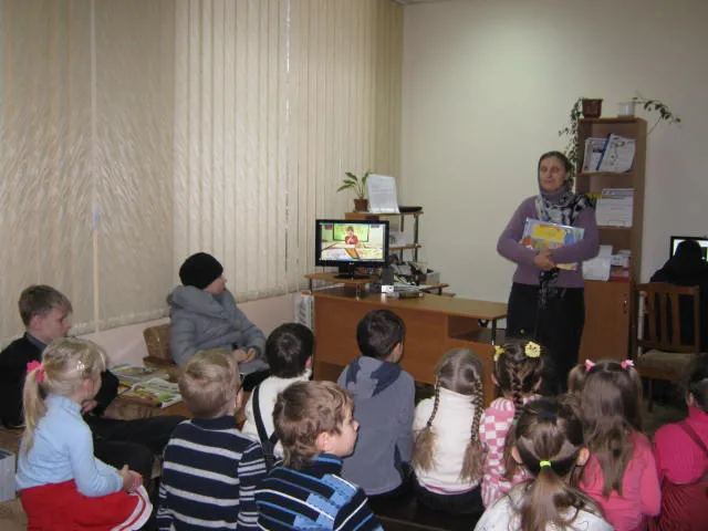 Недобачаючим дітям в бібліотеці показували книги — фото 2