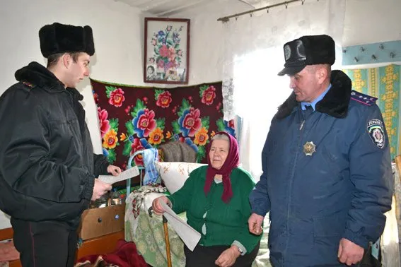 Міліціонери на Рівненщині перетворились на «тимурівців» (Фоторепортаж) — фото 1