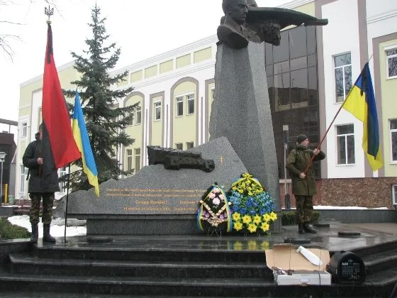 Сьогодні о 12 годині біля пам’ятника героя відбулася панахида та мітинг-вшанування героя-повстанця (Фоторепортаж) — фото 3