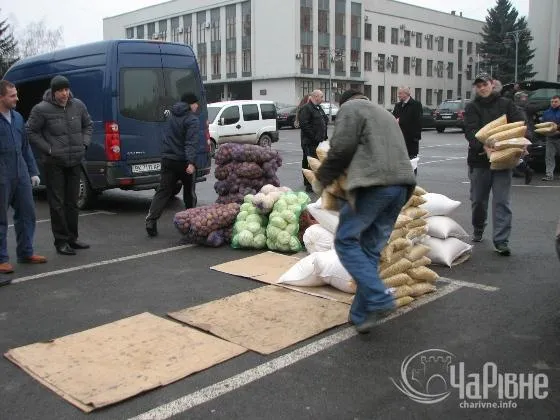 Рівненські фермери та приватні землевласники вирішили зробити посильну допомогу військовим в Криму (Фоторепортаж) + (Відео) — фото 7
