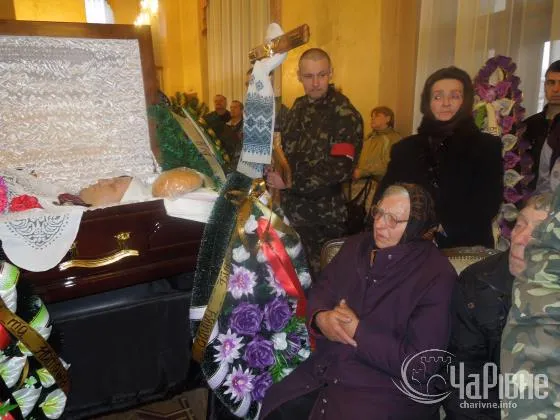 У Рівному тисячі людей прощались Олександром Музичко (Фоторепортаж) + (Відео) — фото 3