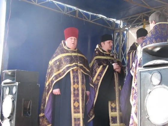 Вчора у Рівному згадували героїв «Небесної сотні»: цими днями виповнюється 40 днів з часу їхньої загибелі (Фото) + (Відео) — фото 2