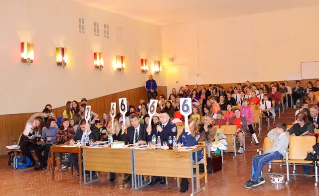 У Рівному обирали найвеселіших та найкмітливіших юних інспекторів руху — фото 1