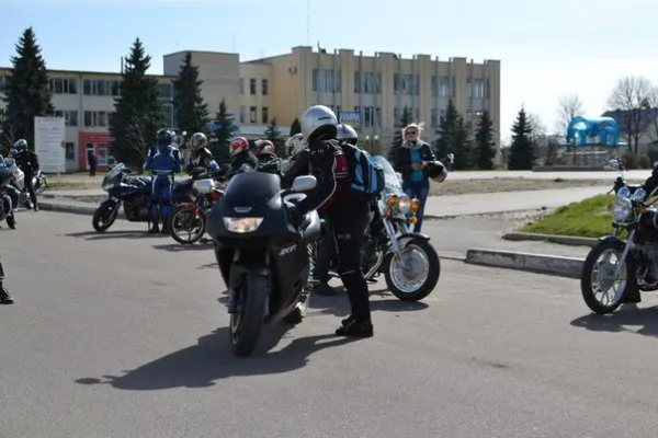 На відкриття мотосезону, до Рівного з'їхалися байкери зі всієї Західної України (Фоторепортаж) — фото 1