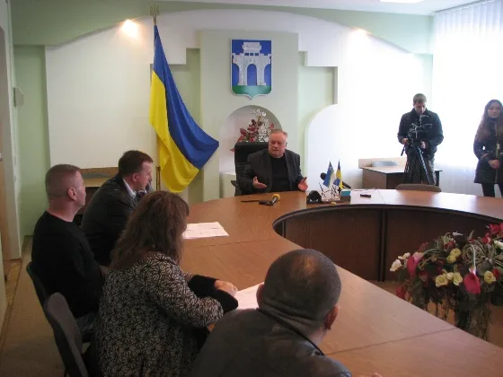 Рівненські перевізники погодилися зачекати із підвищенням тарифу на міські маршрутки (Відео) — фото 1