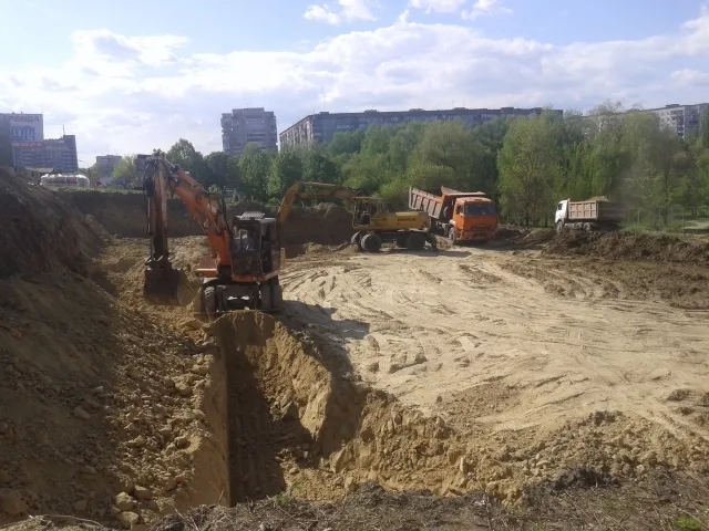 На Пагорбі Слави, будують багатоповерховий житловий будинок (Фоторепортаж) — фото 4