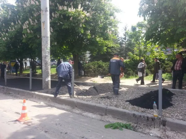 На вулиці Київській продовжують наводити лад (Фото) — фото 3