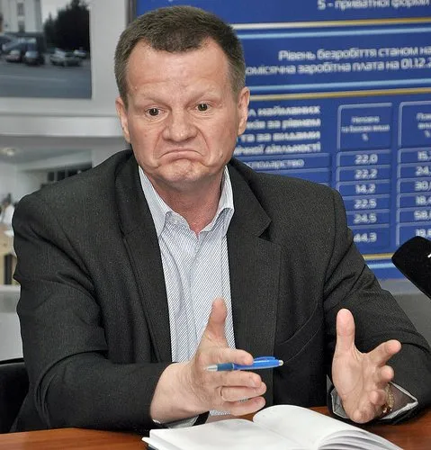 Звідки у Щирука такий палац у самому центрі Рівного? — фото 1