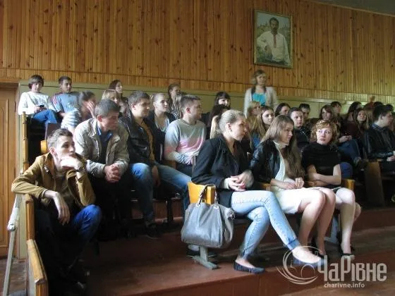 Студенти повстали проти пиятики та корупції у своєму виші (Фоторепортаж) + (Відео) — фото 1