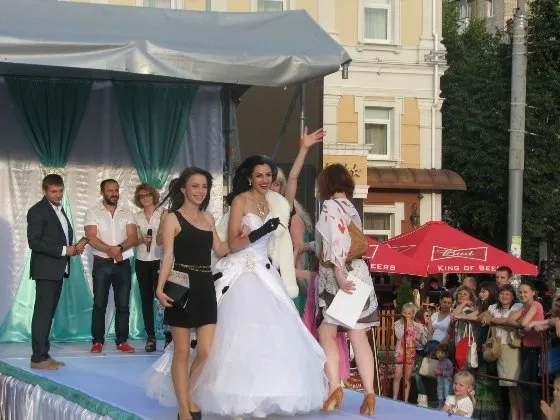 Вже вчетверте у Рівному відбувся Парад наречених (Фоторепортаж) — фото 6