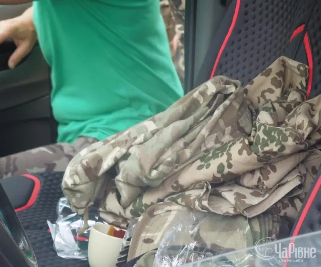 Підприємці наживаються на солдатах, які їдуть у зону АТО (Фото) — фото 1