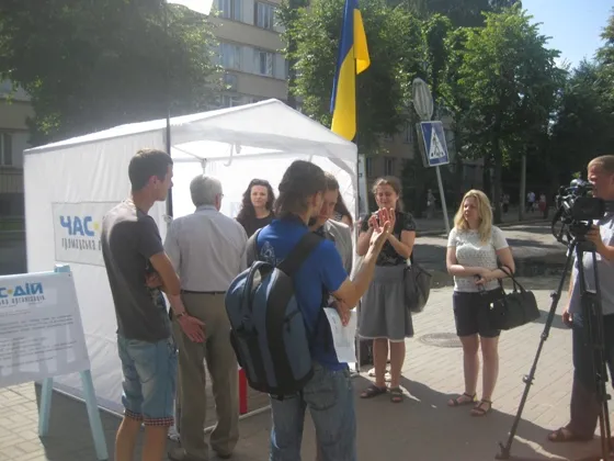 У Рівному розповіли, як отримати закордонний паспорт за 170 гривень (Фото) — фото 2