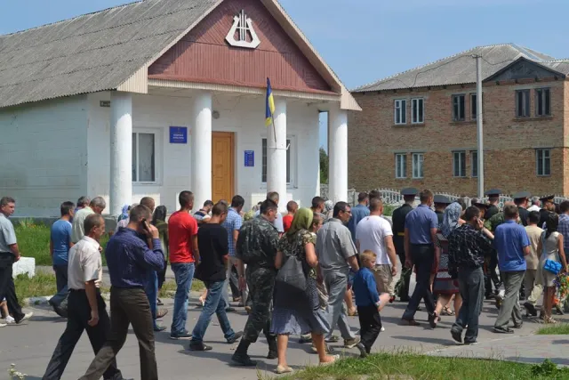 Тисячі людей, сльози на очах, розпач у душі... Герої не вмирають! (Фоторепортаж) — фото 3