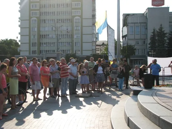 Після майже двохмісячної перерви у Рівному, на майдані Незалежності, відбулося Народне Віче (Фоторепортаж) — фото 4