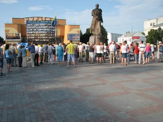 Після майже двохмісячної перерви у Рівному, на майдані Незалежності, відбулося Народне Віче (Фоторепортаж) — фото 7