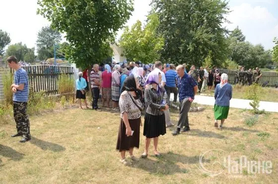 На Рівненщині прощалися із загиблим в АТО Олександром Васильцем (Фоторепортаж) — фото 2