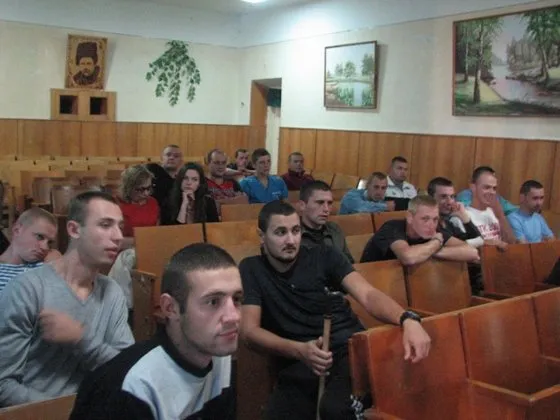 Вчора поранених хлопців, які приїхали із зони АТО підтримували рівненські бандуристки (Фоторепортаж) — фото 1