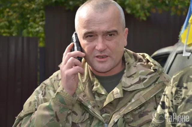 15 військових 51-ої окремої механізованої бригадивирушили з Рівного у зону АТО (Фоторепортаж) — фото 1