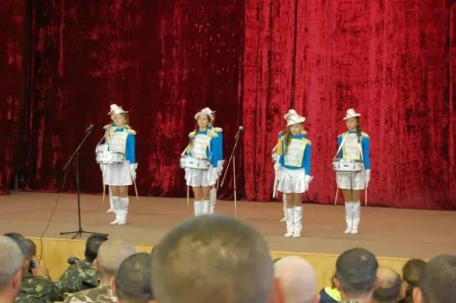 Рівненські діти заспівали для військових (Фото) — фото 1