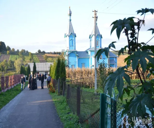 Церковні розбірки: священики влаштували «битву хорів» (Фото) — фото 5
